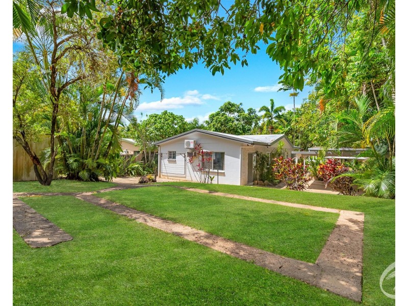 33 McFarlane Drive, Kanimbla QLD 4870