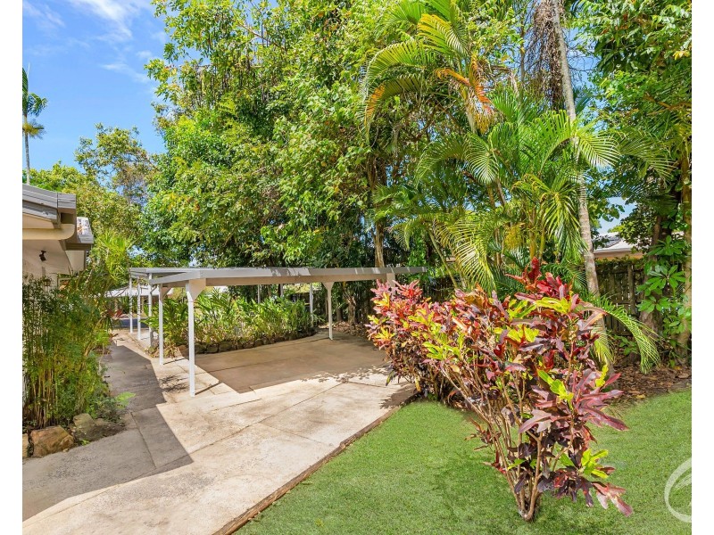 33 McFarlane Drive, Kanimbla QLD 4870