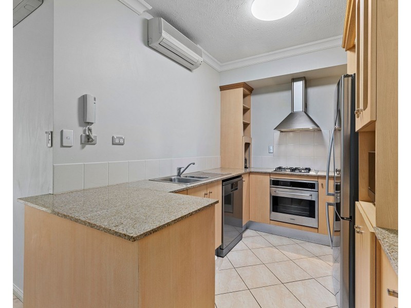 1105/2 Greenslopes Street, Edge Hill QLD 4870