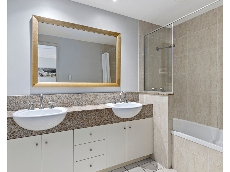 1105/2 Greenslopes Street, Edge Hill QLD 4870