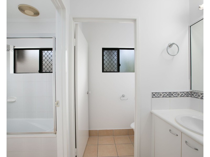 6 Acmena Close, Redlynch QLD 4870