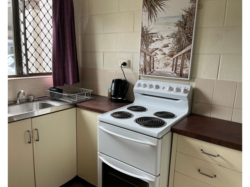 11/108-110 Mayers Street, Manunda QLD 4870