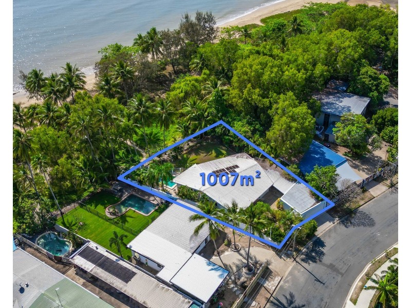 6 Coconut Street, Holloways Beach QLD 4878