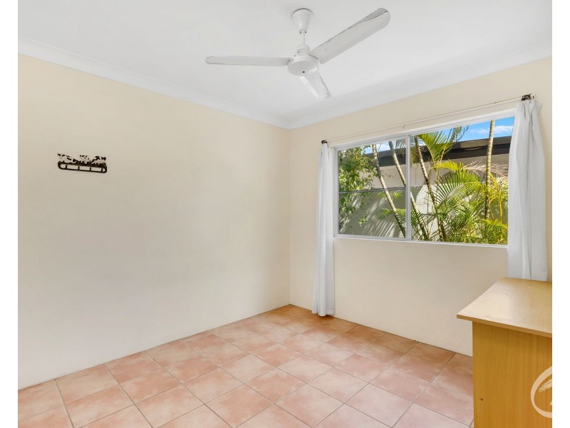 6 Coconut Street, Holloways Beach QLD 4878