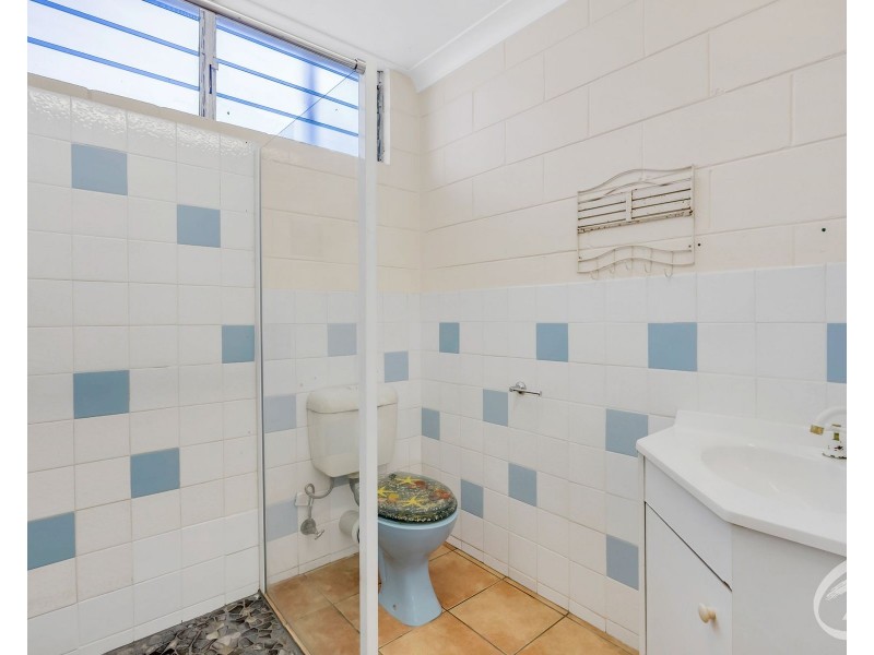 6 Coconut Street, Holloways Beach QLD 4878