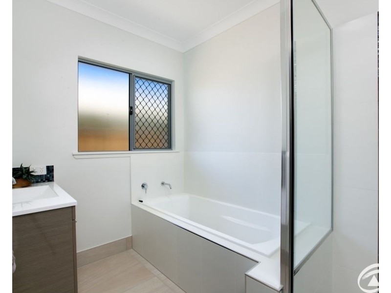 12 Midship Street, Trinity Beach QLD 4879