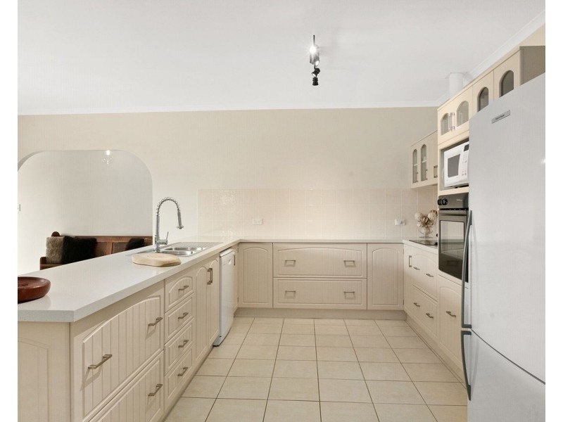 4 Callitris Street, Redlynch QLD 4870