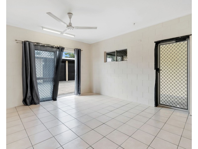 2/13-15 Harris Street, Parramatta Park QLD 4870