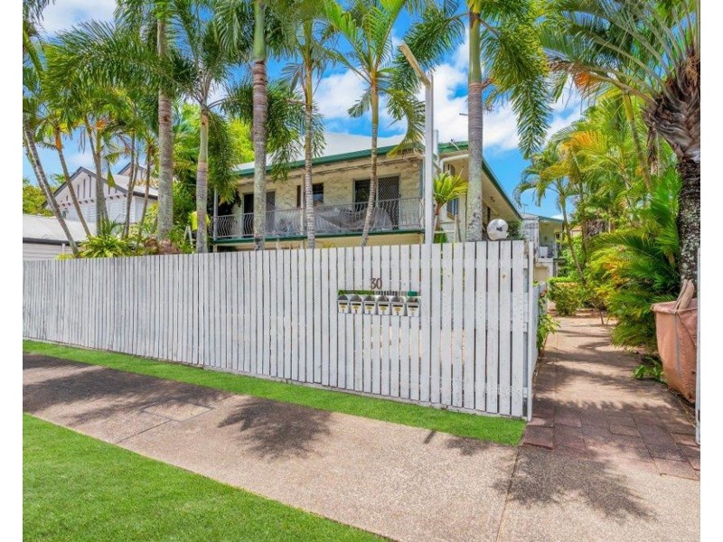 1/30 Charles Street, Cairns North QLD 4870