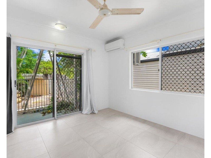 1/30 Charles Street, Cairns North QLD 4870