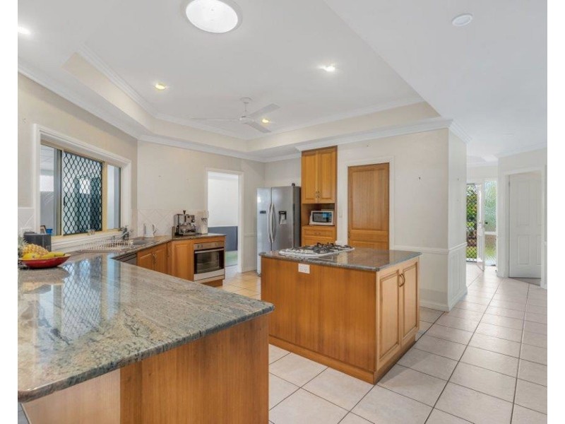 13 Stratford Chase, Stratford QLD 4870