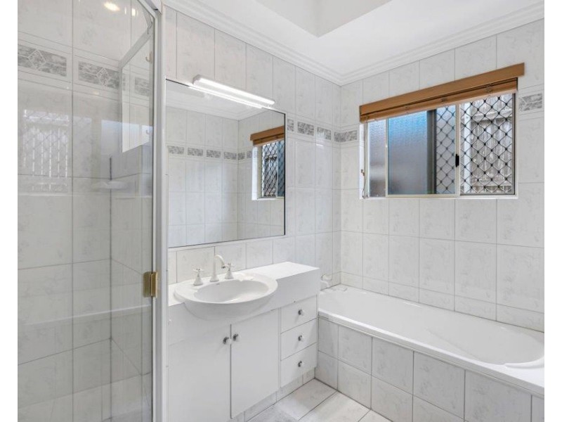 13 Stratford Chase, Stratford QLD 4870