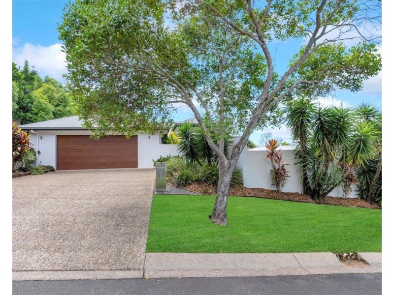 6 Badine Street, Caravonica QLD 4878