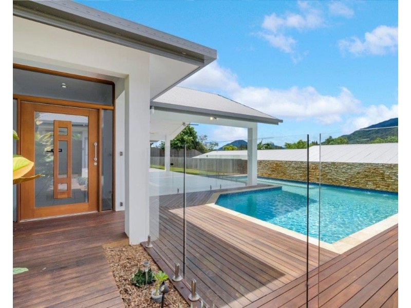 6 Badine Street, Caravonica QLD 4878