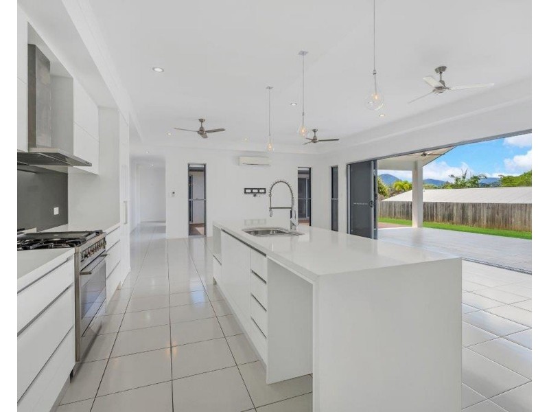 6 Badine Street, Caravonica QLD 4878