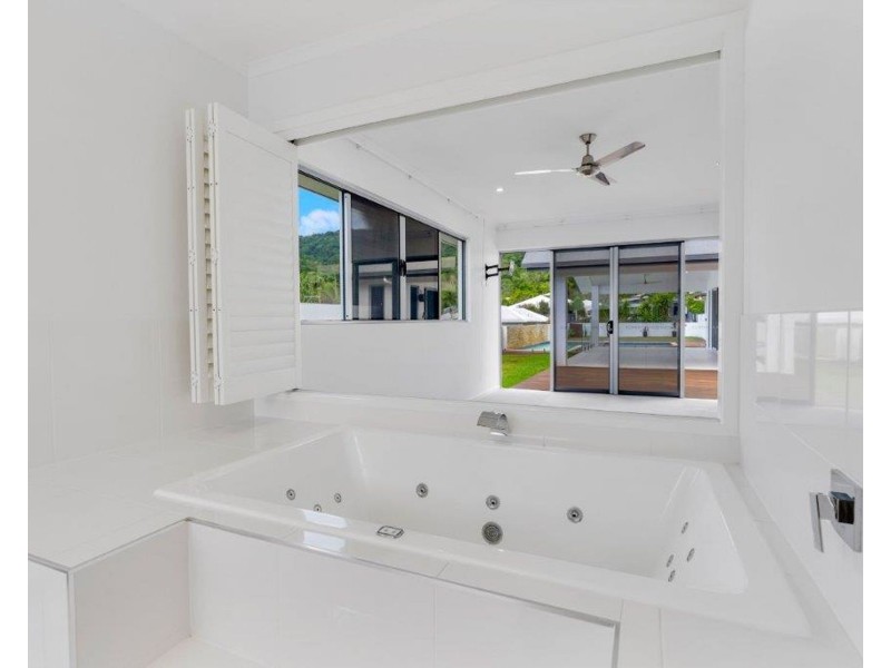 6 Badine Street, Caravonica QLD 4878