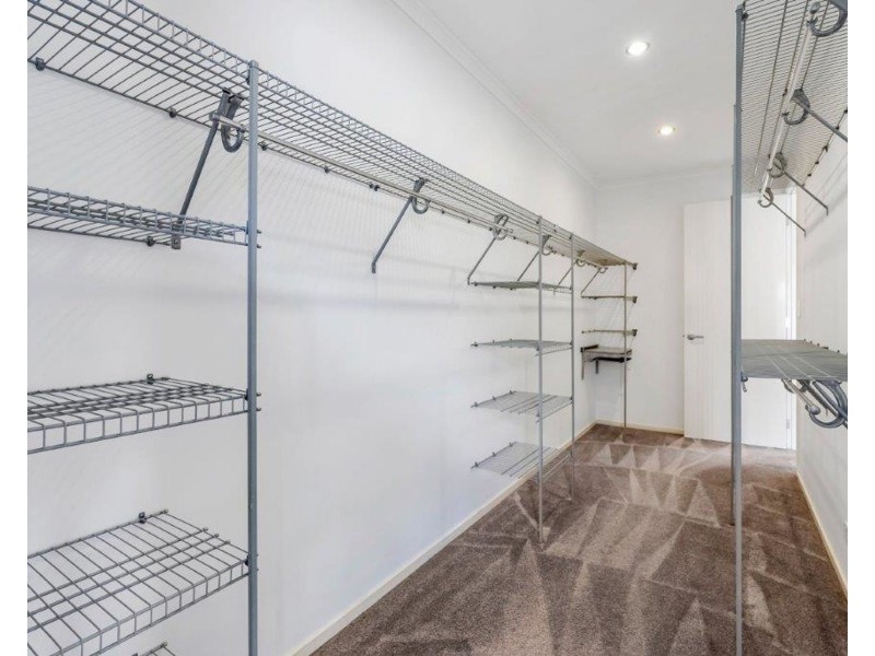 6 Badine Street, Caravonica QLD 4878