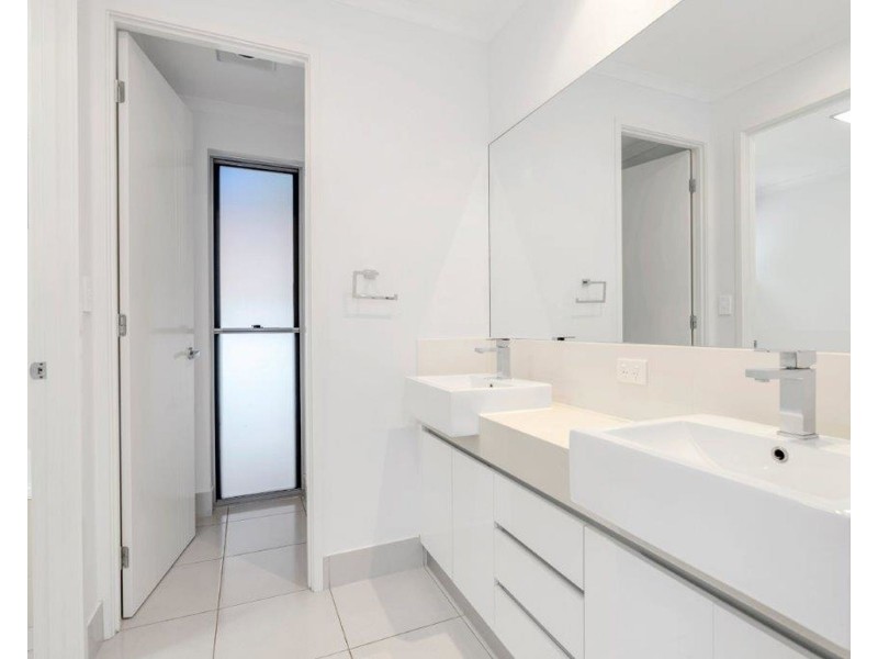 6 Badine Street, Caravonica QLD 4878
