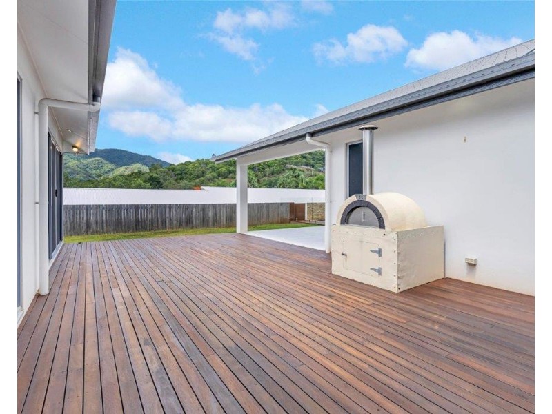 6 Badine Street, Caravonica QLD 4878