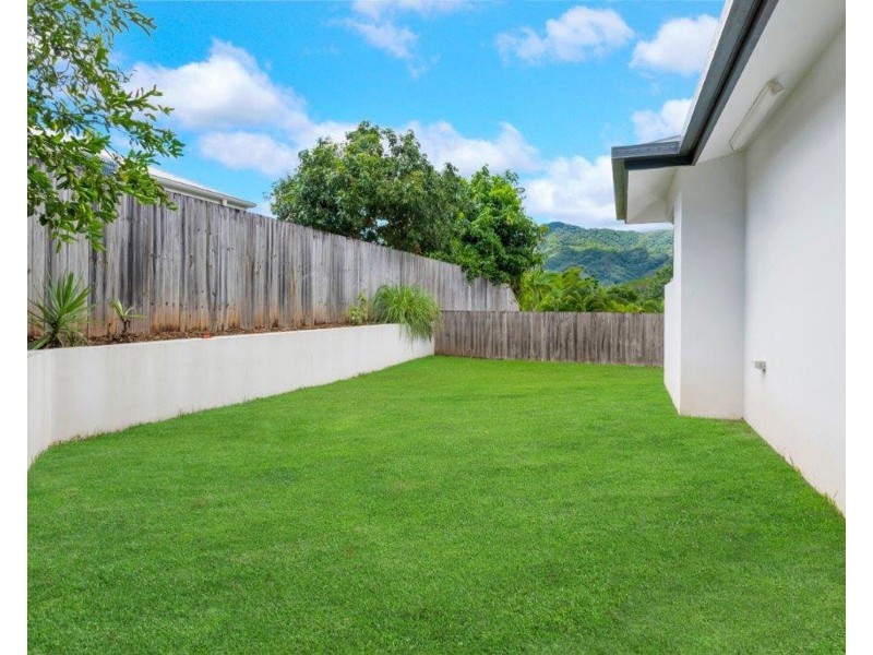 6 Badine Street, Caravonica QLD 4878