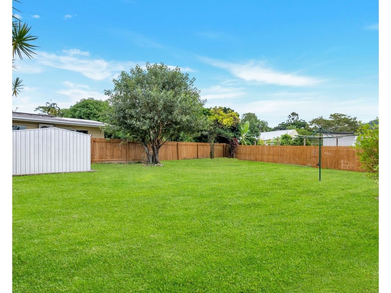 161-163 McManus Street, Whitfield QLD 4870