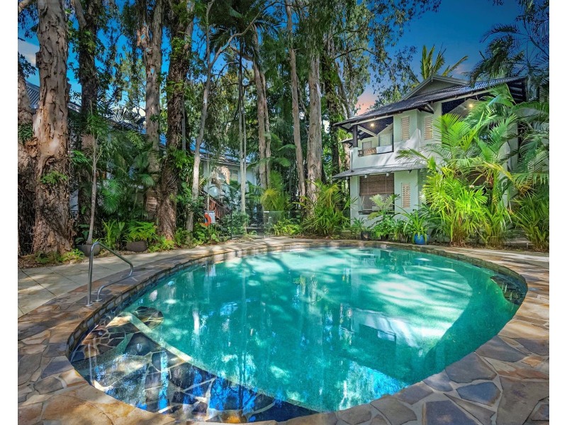 21-22/10-14 Amphora Street, Palm Cove QLD 4879