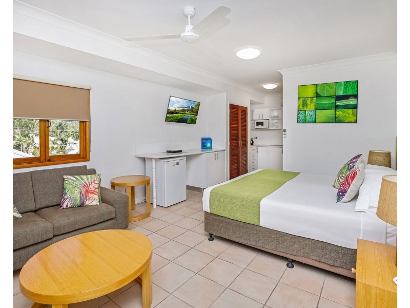 21-22/10-14 Amphora Street, Palm Cove QLD 4879