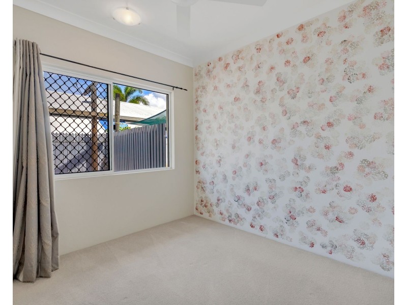 4/4 Golden Grove Drive, Bentley Park QLD 4869
