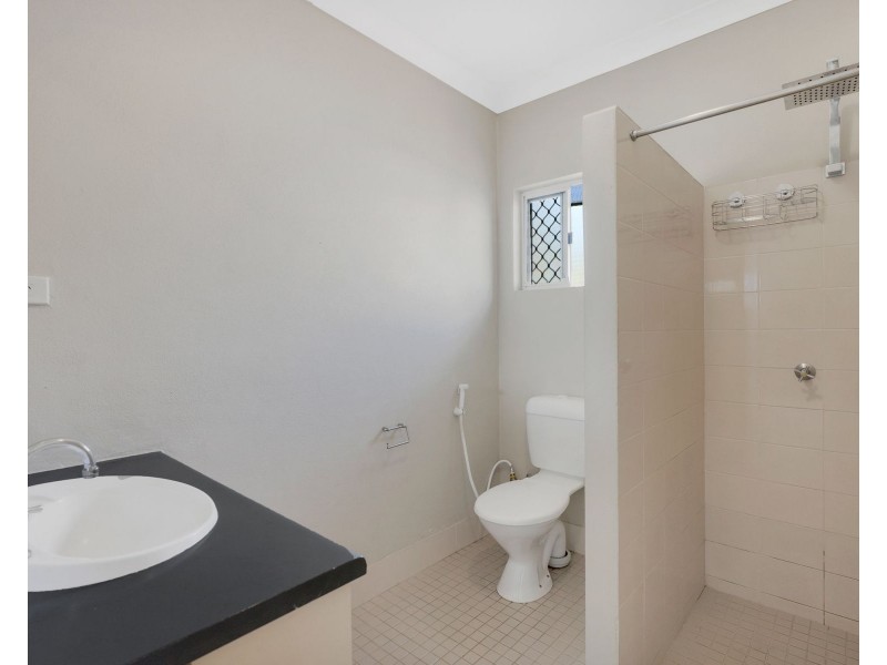 4/4 Golden Grove Drive, Bentley Park QLD 4869