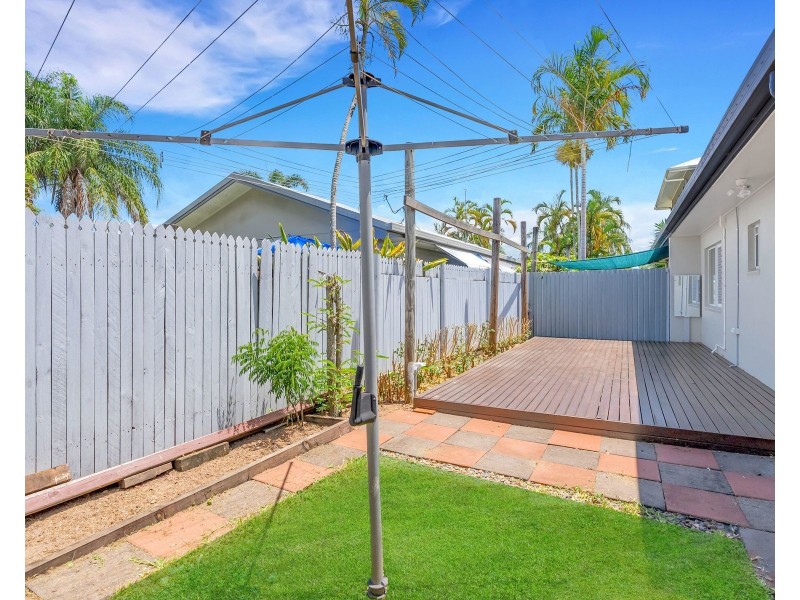 4/4 Golden Grove Drive, Bentley Park QLD 4869