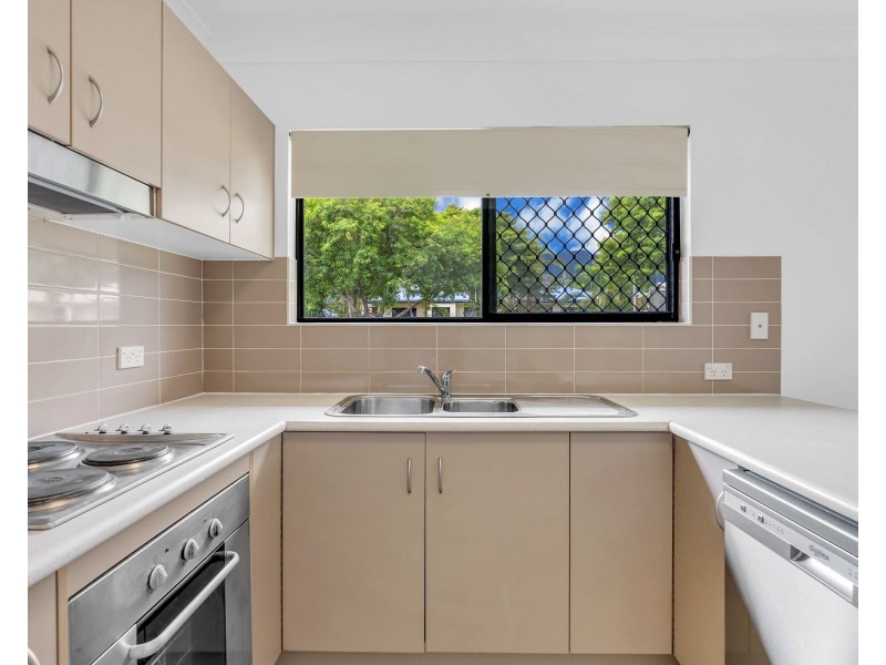 7 Cliffdale Street, Bentley Park QLD 4869