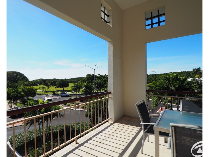 10/349-351 Lake Street, Cairns North QLD 4870