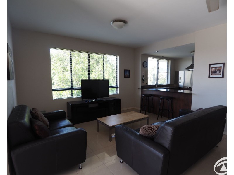 10/349-351 Lake Street, Cairns North QLD 4870