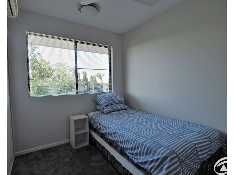 10/349-351 Lake Street, Cairns North QLD 4870