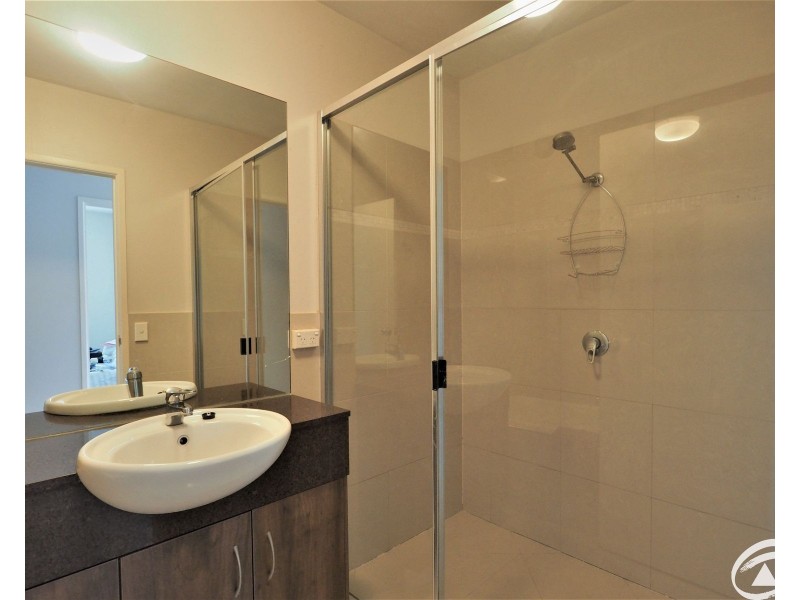 10/349-351 Lake Street, Cairns North QLD 4870