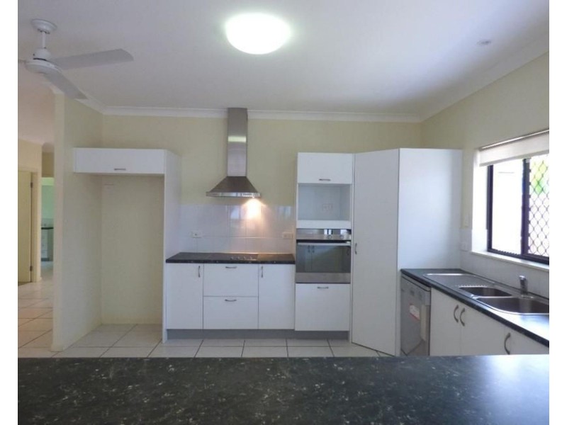 4 Poinsettia Street, Holloways Beach QLD 4878