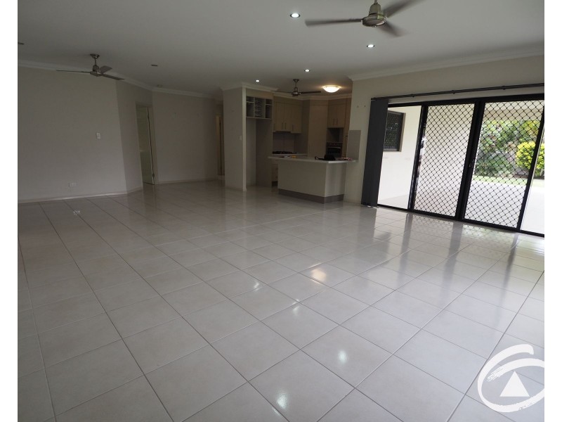 24 Rainbow Street, Kanimbla QLD 4870