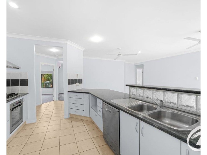 7 Tradewinds Close, Redlynch QLD 4870