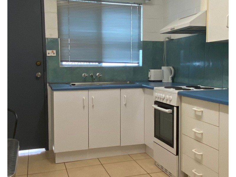 7/379-385 Mayers Street, Edge Hill QLD 4870