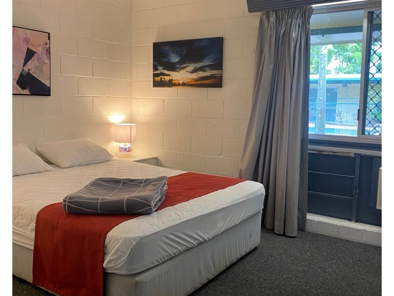 7/379-385 Mayers Street, Edge Hill QLD 4870