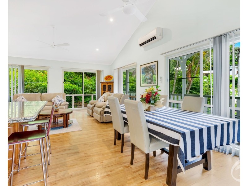 1 Saidor Close, Trinity Beach QLD 4879