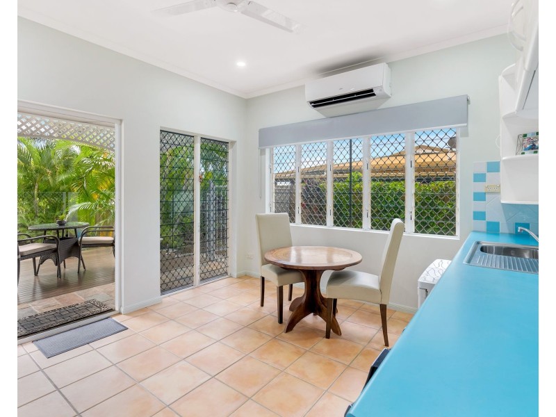 1 Saidor Close, Trinity Beach QLD 4879