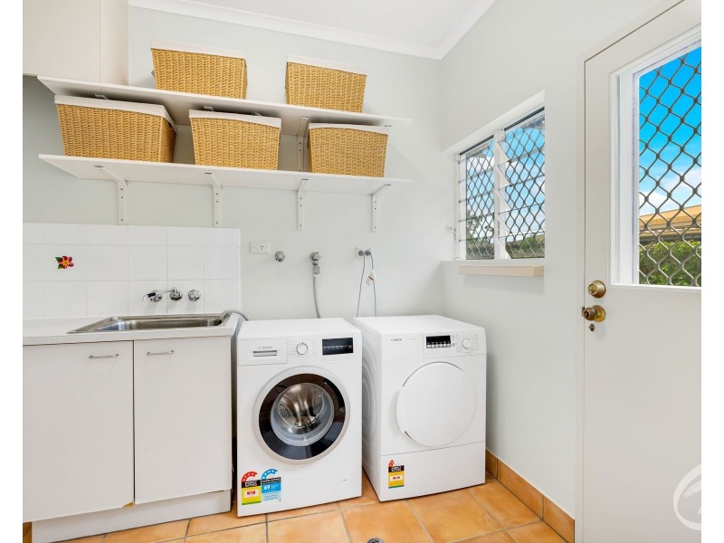 1 Saidor Close, Trinity Beach QLD 4879