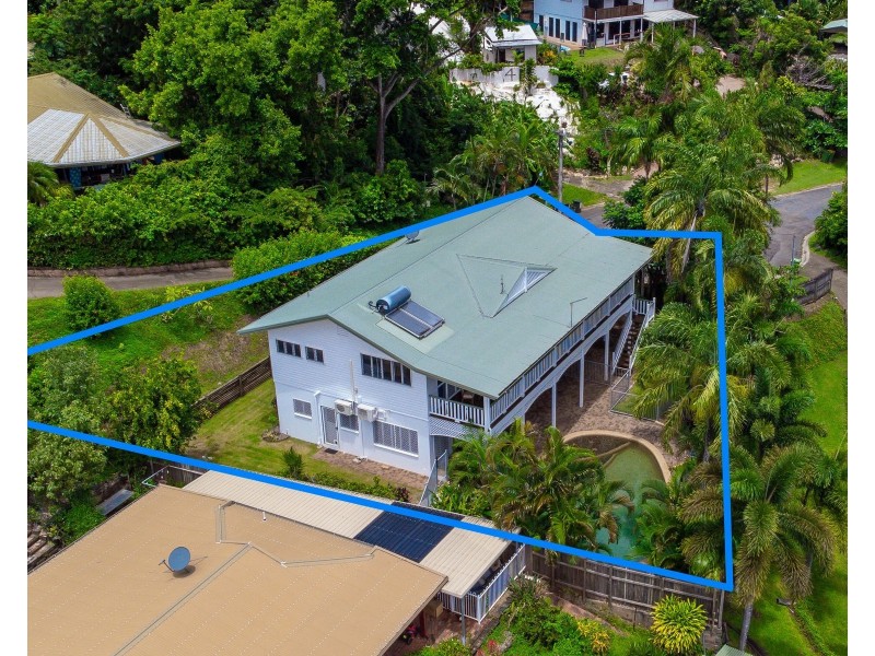 1 Saidor Close, Trinity Beach QLD 4879