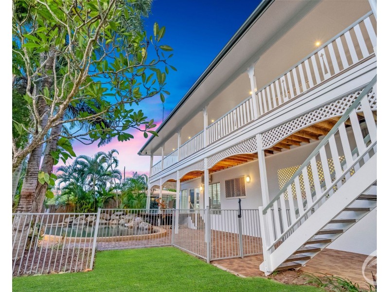 1 Saidor Close, Trinity Beach QLD 4879