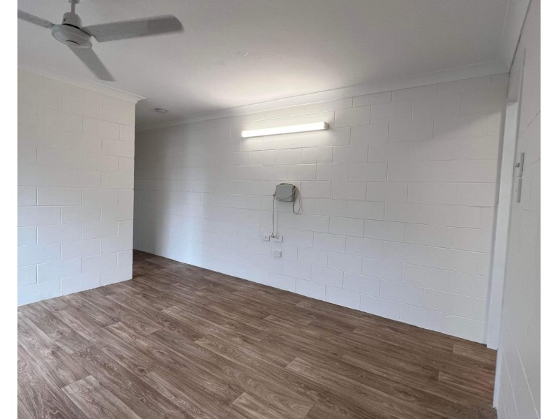 8/18 Curtain Street, Westcourt QLD 4870