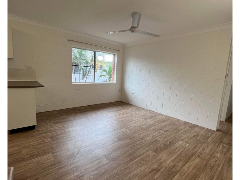 8/18 Curtain Street, Westcourt QLD 4870