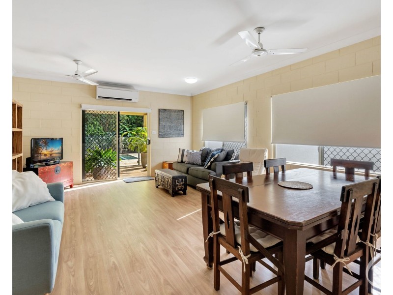 15 Tradewinds Close, Redlynch QLD 4870