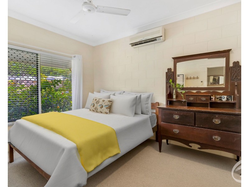 15 Tradewinds Close, Redlynch QLD 4870