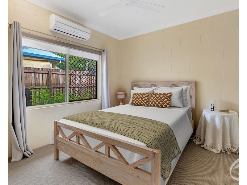 15 Tradewinds Close, Redlynch QLD 4870